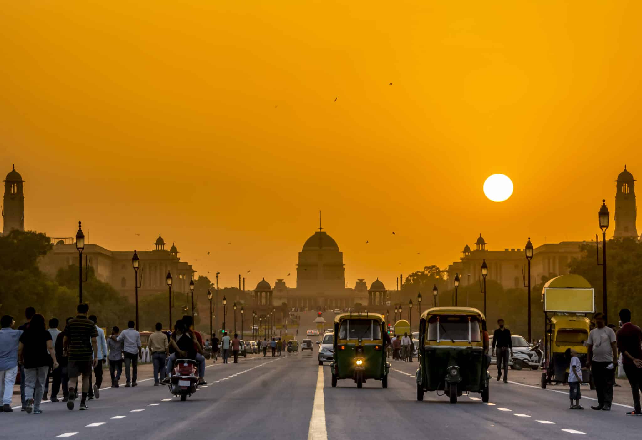 Coucher de soleil derrière la maison du président à Delhi