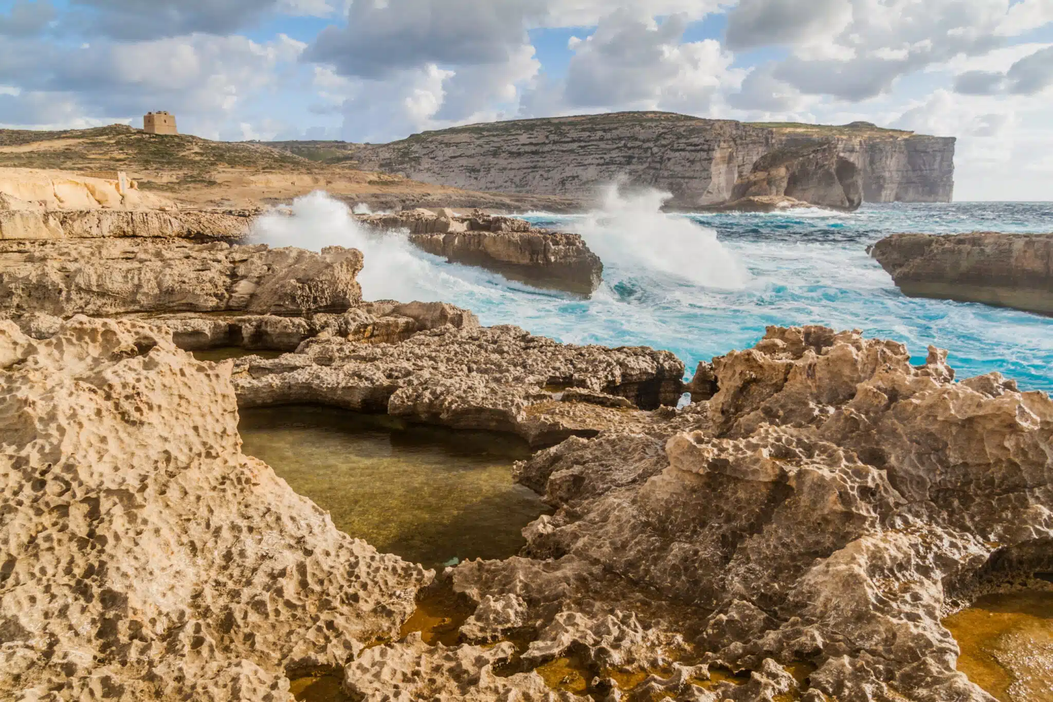 Falaises sur l'île de Gozo à Malte