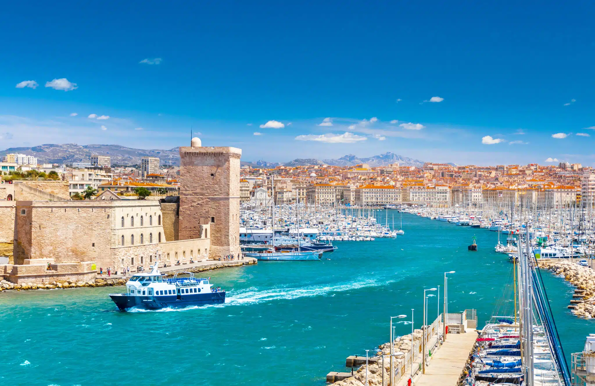Vue aérienne du Vieux port de Marseille